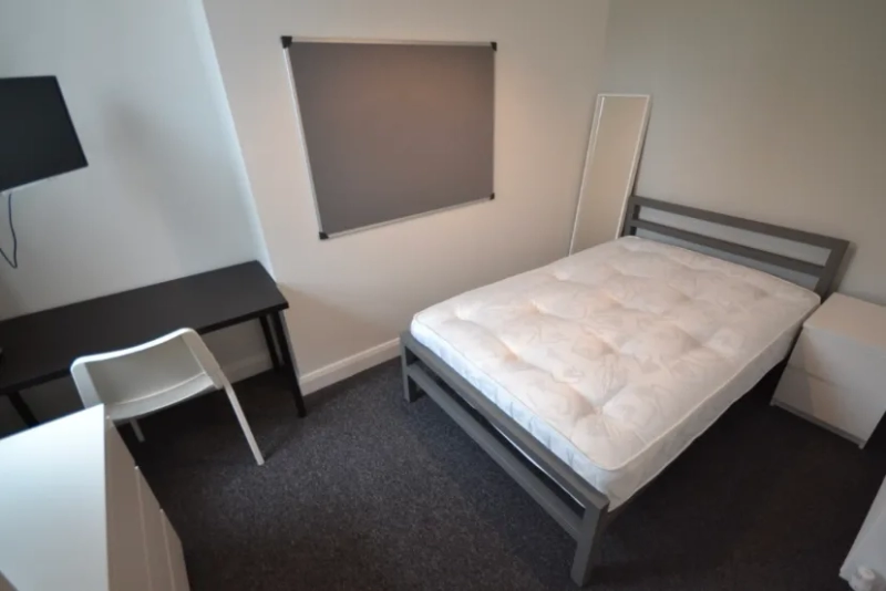 Cranmer Grove - 6 Bedroom modern student property  NG3 4HE - Thumbnail 5