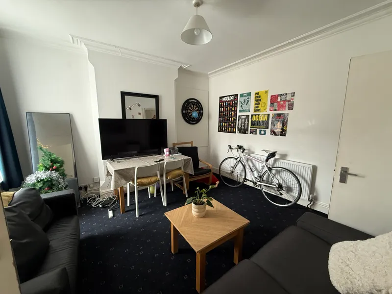 Derby Grove, 5 Bed // 2 Bath NG7 1PE - Thumbnail 1