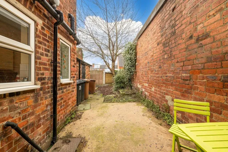 Spacious 5 Bedroom House // Available 2026/7 - Image 3