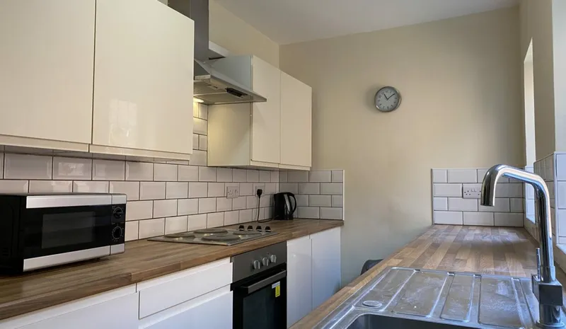 Spacious 5 Bedroom House // Available 2026/7 - Thumbnail 1