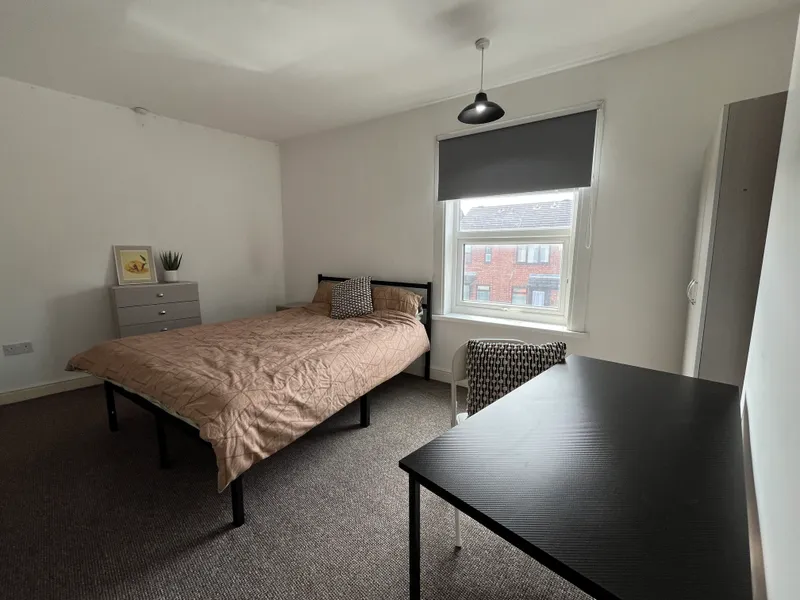 Sausthorpe St // 2 Bed // JULY 2026 - Image 8