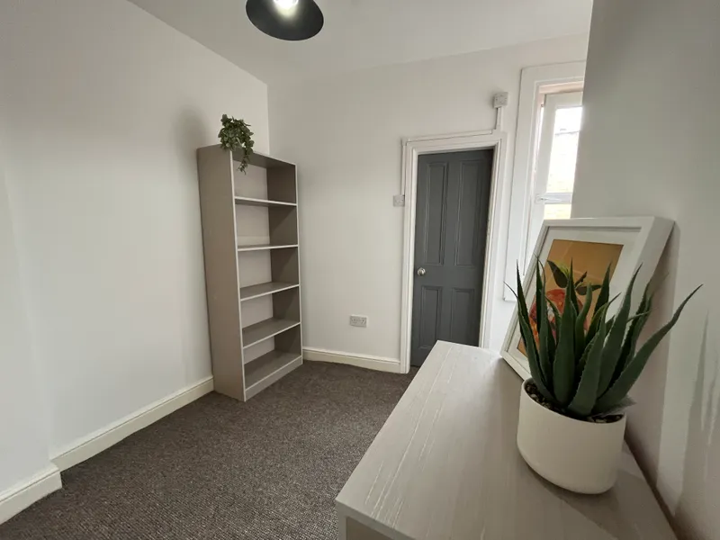 Sausthorpe St // 2 Bed // JULY 2026 - Image 12