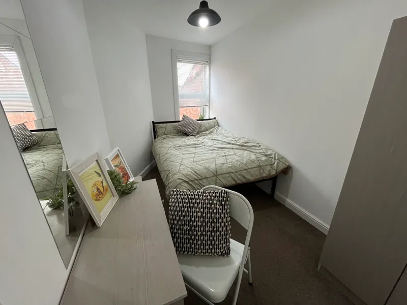 Sausthorpe St // 2 Bed // JULY 2026 - Image 5