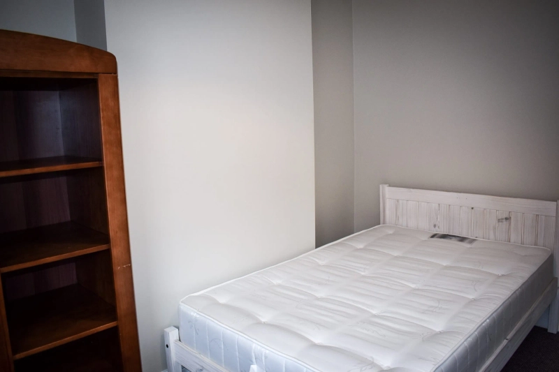 85 Foster Street - 5 spare rooms available - Thumbnail 9