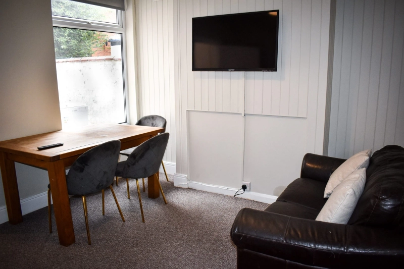 85 Foster Street - 5 spare rooms available - Thumbnail 8