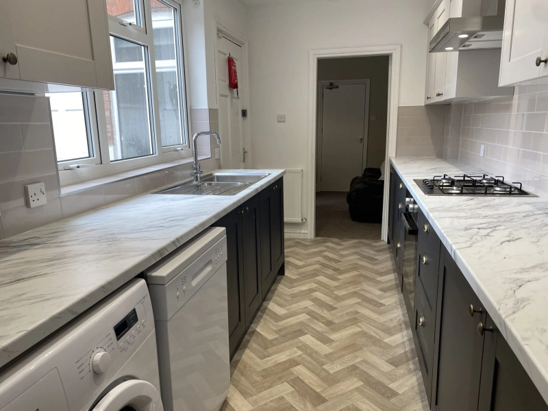 85 Foster Street - 5 spare rooms available - Thumbnail 2
