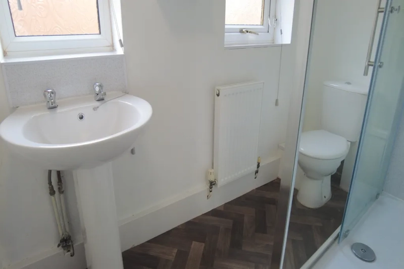 14 St. Andrews - 6 Spare rooms available!! - Thumbnail 4