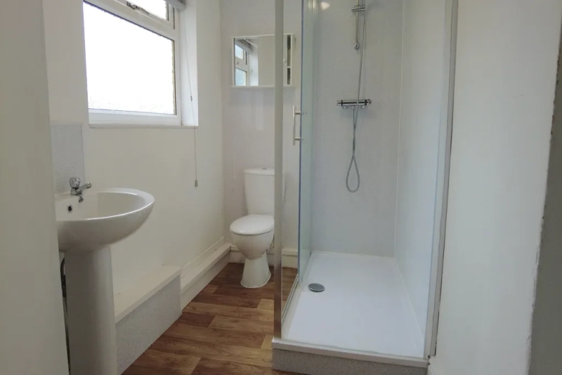 14 St. Andrews - 6 Spare rooms available!! - Thumbnail 5