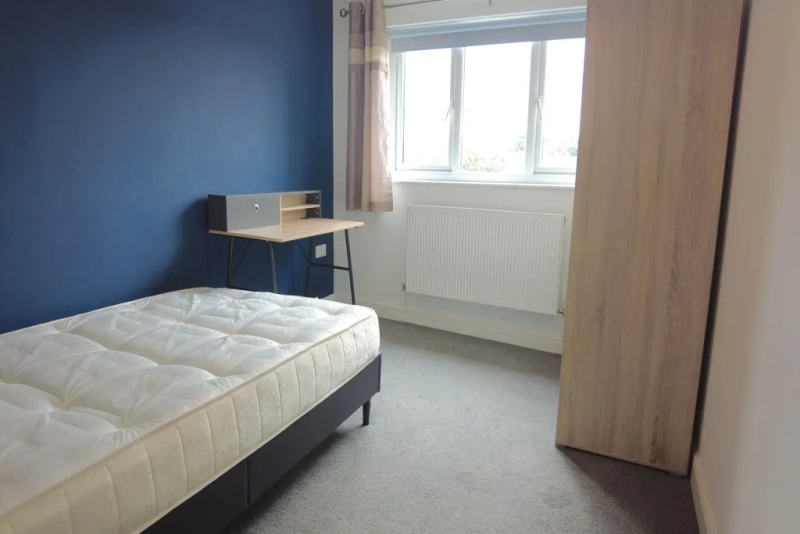 14 St. Andrews - 6 Spare rooms available!! - Thumbnail 6