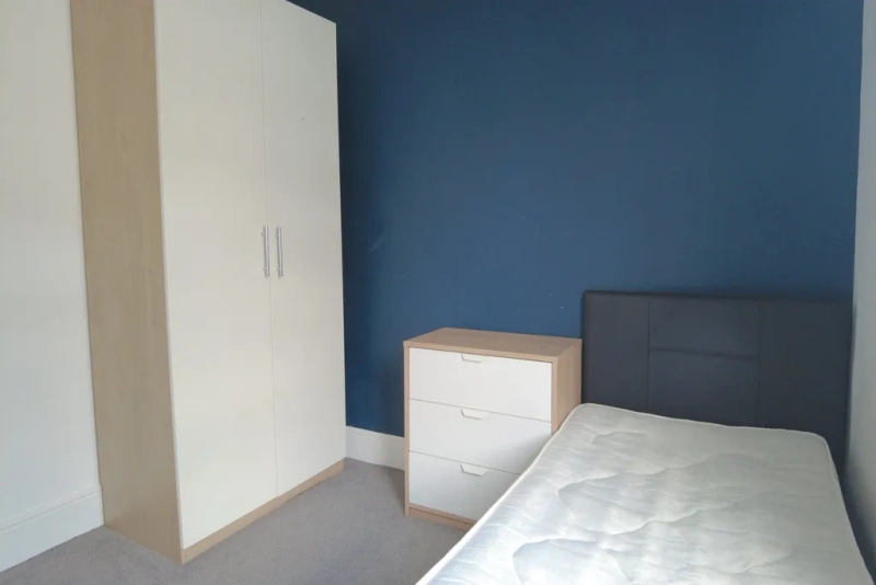 14 St. Andrews - 6 Spare rooms available!! - Thumbnail 8