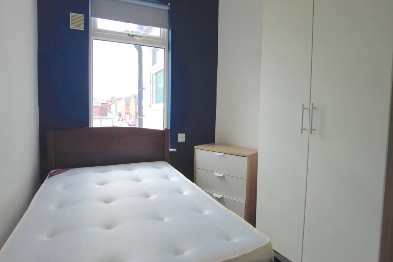 14 St. Andrews - 6 Spare rooms available!! - Thumbnail 10