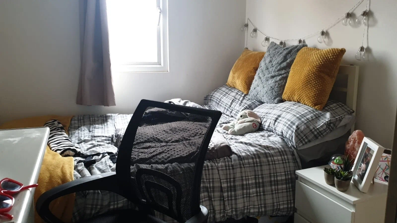 40 Vernon Street - 6 Rooms available!! - Thumbnail 17