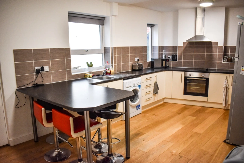 Alexandra Terrace | West End | Bills Inc - Thumbnail 12