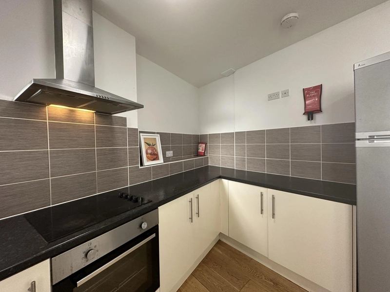 Alexandra Terrace | West End | Bills Inc - Thumbnail 9