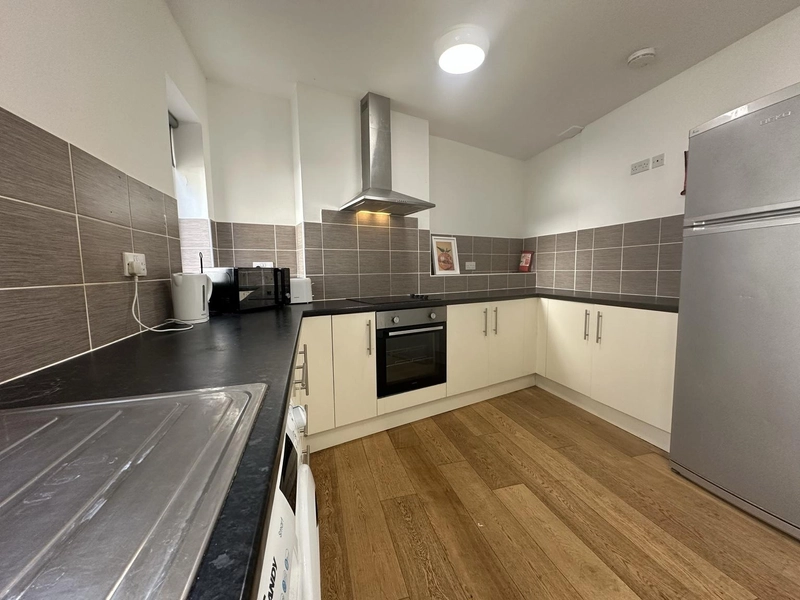 Alexandra Terrace | West End | Bills Inc - Thumbnail 8