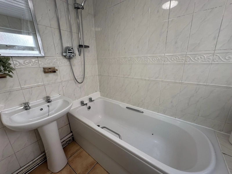 Alexandra Terrace | West End | Bills Inc - Thumbnail 18
