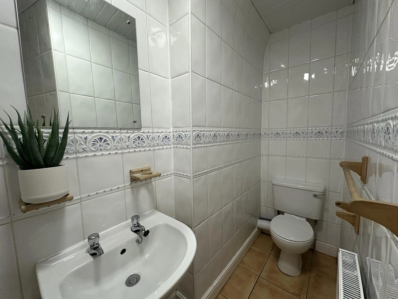 Alexandra Terrace | West End | Bills Inc - Thumbnail 19