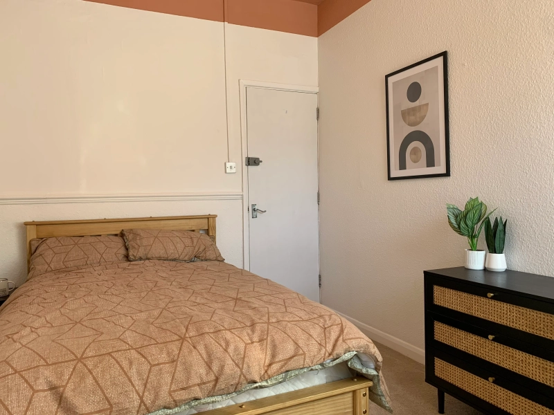 6 Bedroom Student House - Bills Included - Thumbnail 6