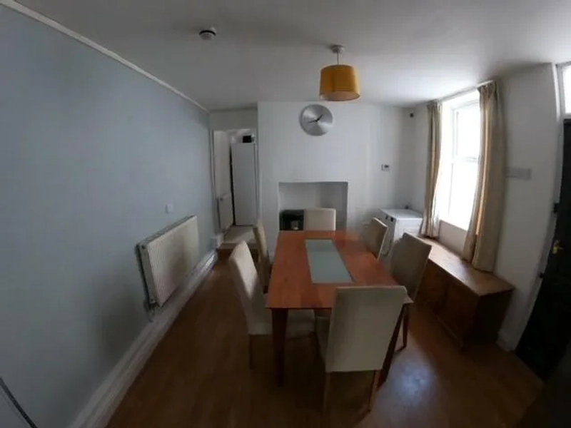Professional House Share: Woodborough Road - 2 rooms remaining - Thumbnail 10