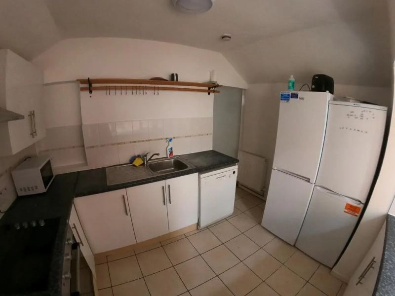 Professional House Share: Woodborough Road - 2 rooms remaining - Thumbnail 14