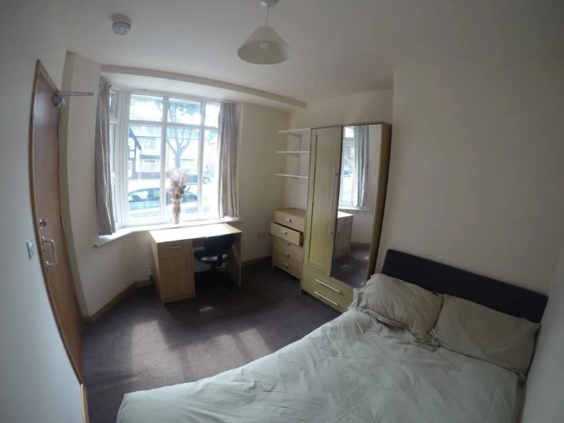 Dunkirk: Beeston Road - 6 bedroom modern student property - Thumbnail 6