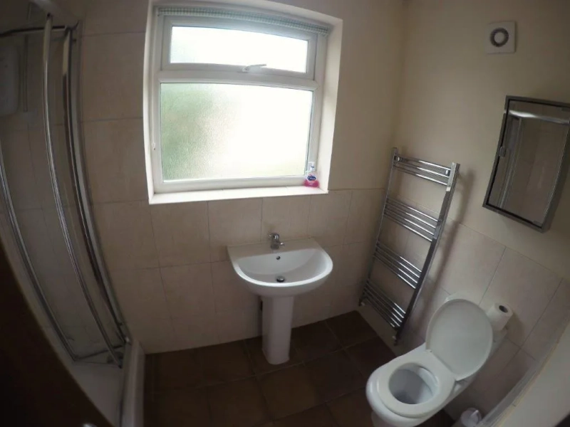 Dunkirk: Beeston Road - 6 bedroom modern student property - Thumbnail 8
