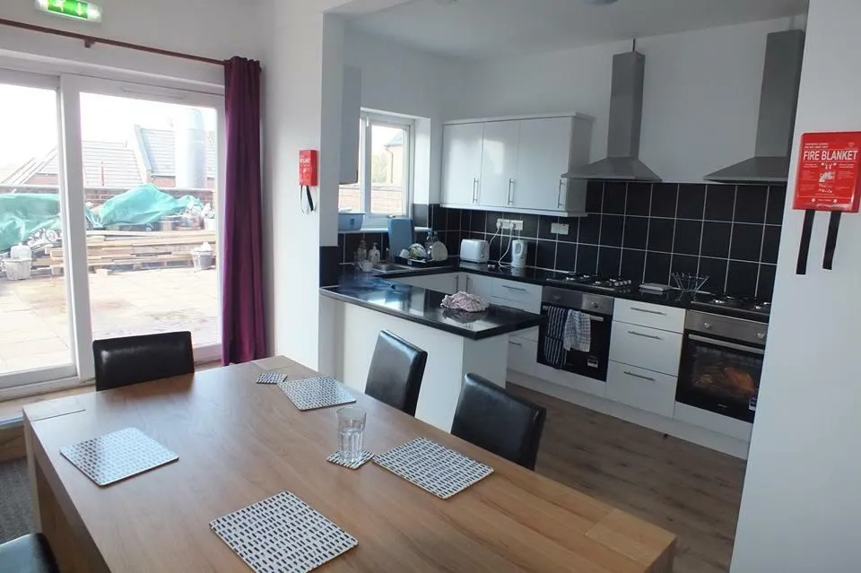 6 bedroom student house - Lenton  (Clifford Street) - Image 1