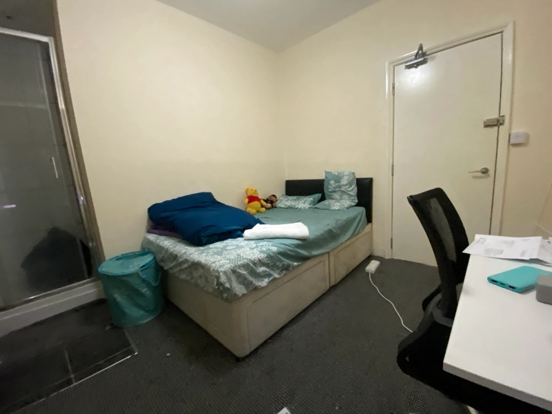 High Street - 3 Bed - All Bills Included - Thumbnail 4