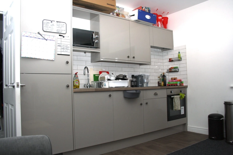 Flat 3, 70 High Street - 1 Bed - Thumbnail 5