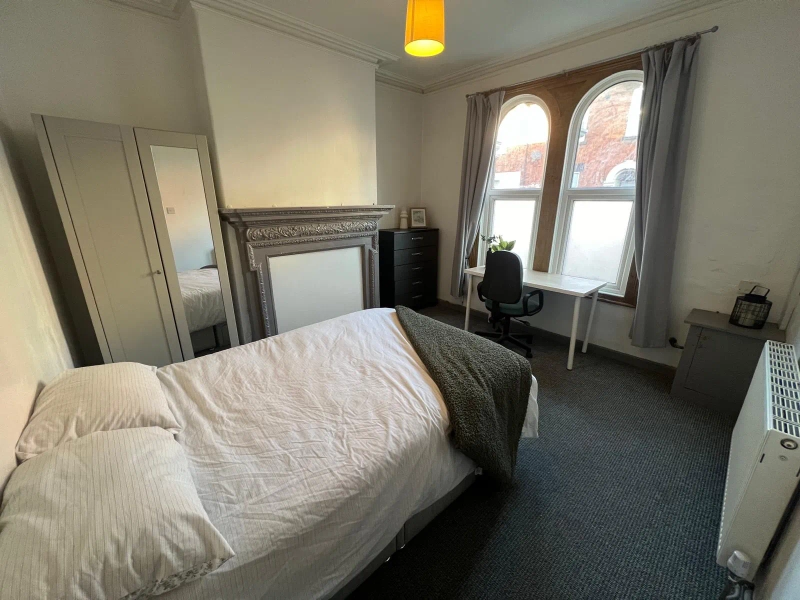 75 Portland Street - 5 Bed - Thumbnail 2