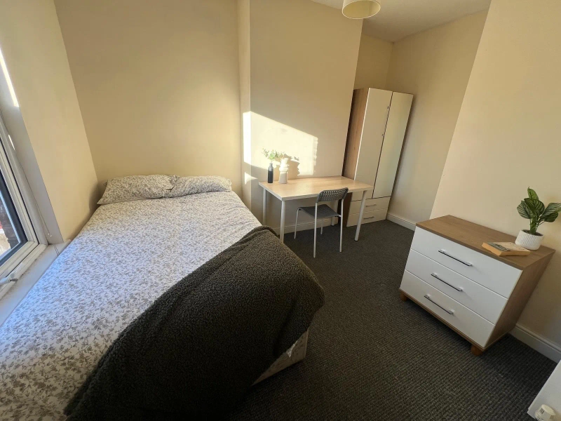 75 Portland Street - 5 Bed - Thumbnail 5