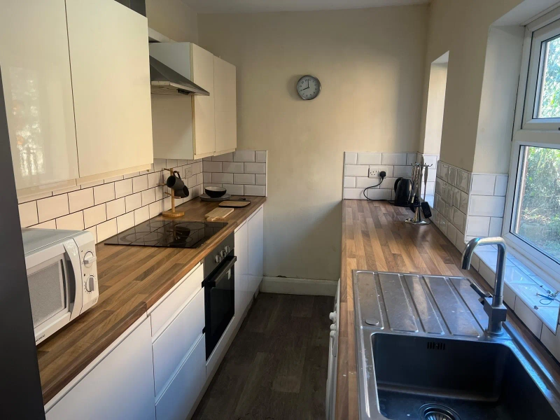 75 Portland Street - 5 Bed - Thumbnail 11