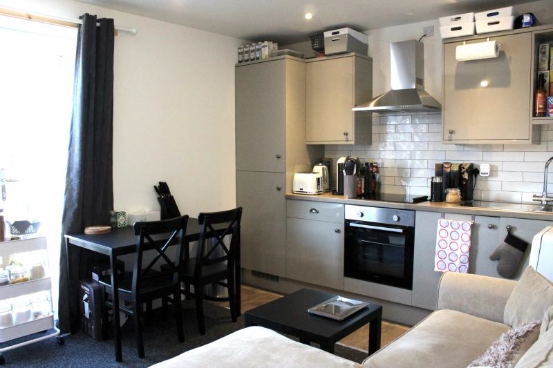 Flat 5, 70 High Street - 1 Bed - Thumbnail 5