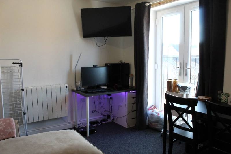 Flat 5, 70 High Street - 1 Bed - Thumbnail 3
