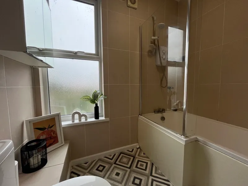 Spare Rooms // Boultham Ave // AVAILABLE NOW! - Thumbnail 9