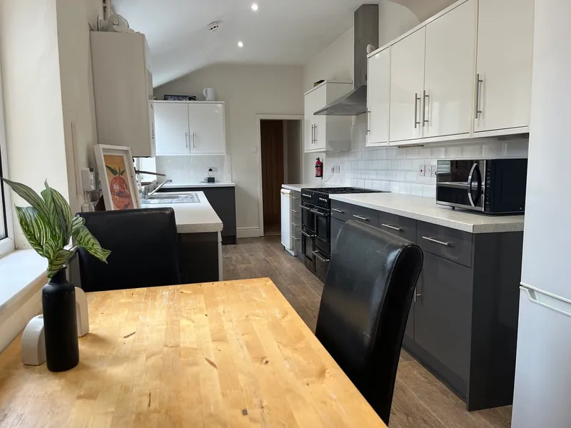 Spare Rooms // Boultham Ave // AVAILABLE NOW! - Image 5