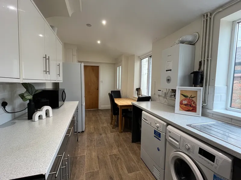 Spare Rooms // Boultham Ave // AVAILABLE NOW! - Image 7