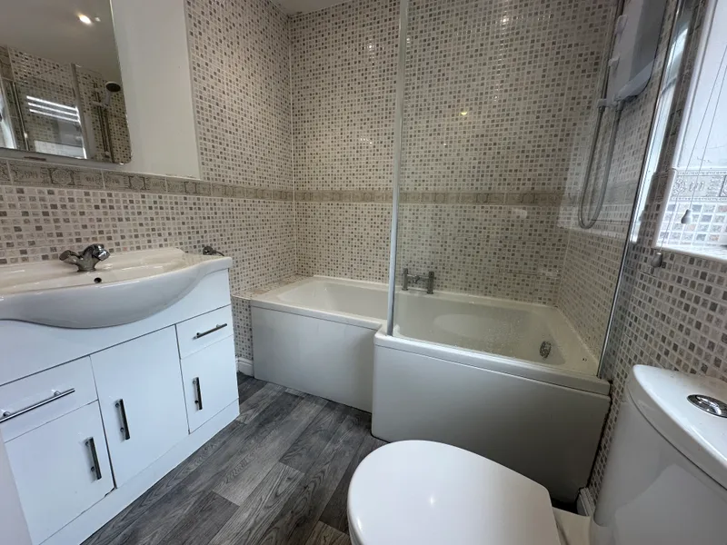 Spare Rooms - 4 Bed *LTD OFFER -50% OFF FIRST 3 MTHS RENT!* - Thumbnail 3