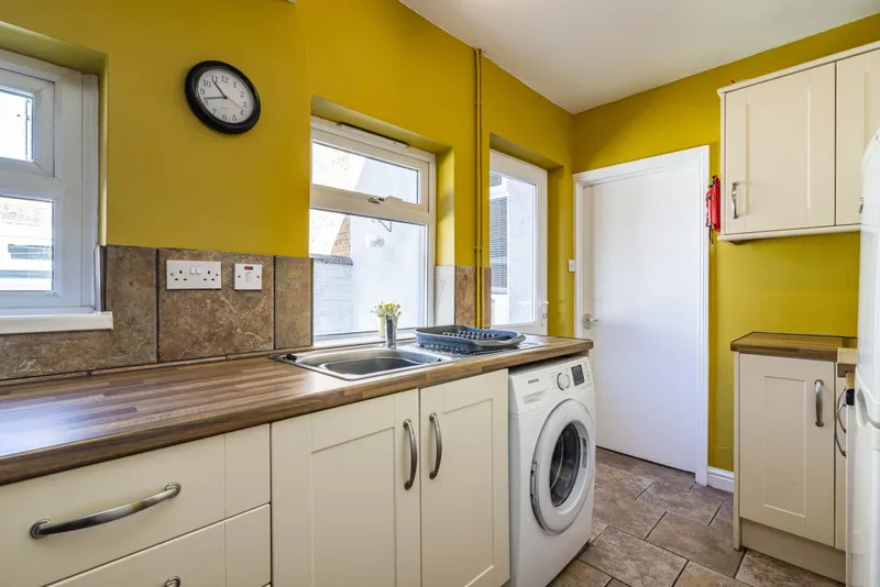 Portland St // 3 Bed // AUG 2026 - Image 10
