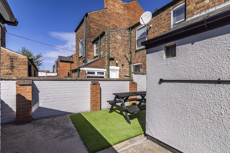 Portland St // 3 Bed // AUG 2026 - Image 13