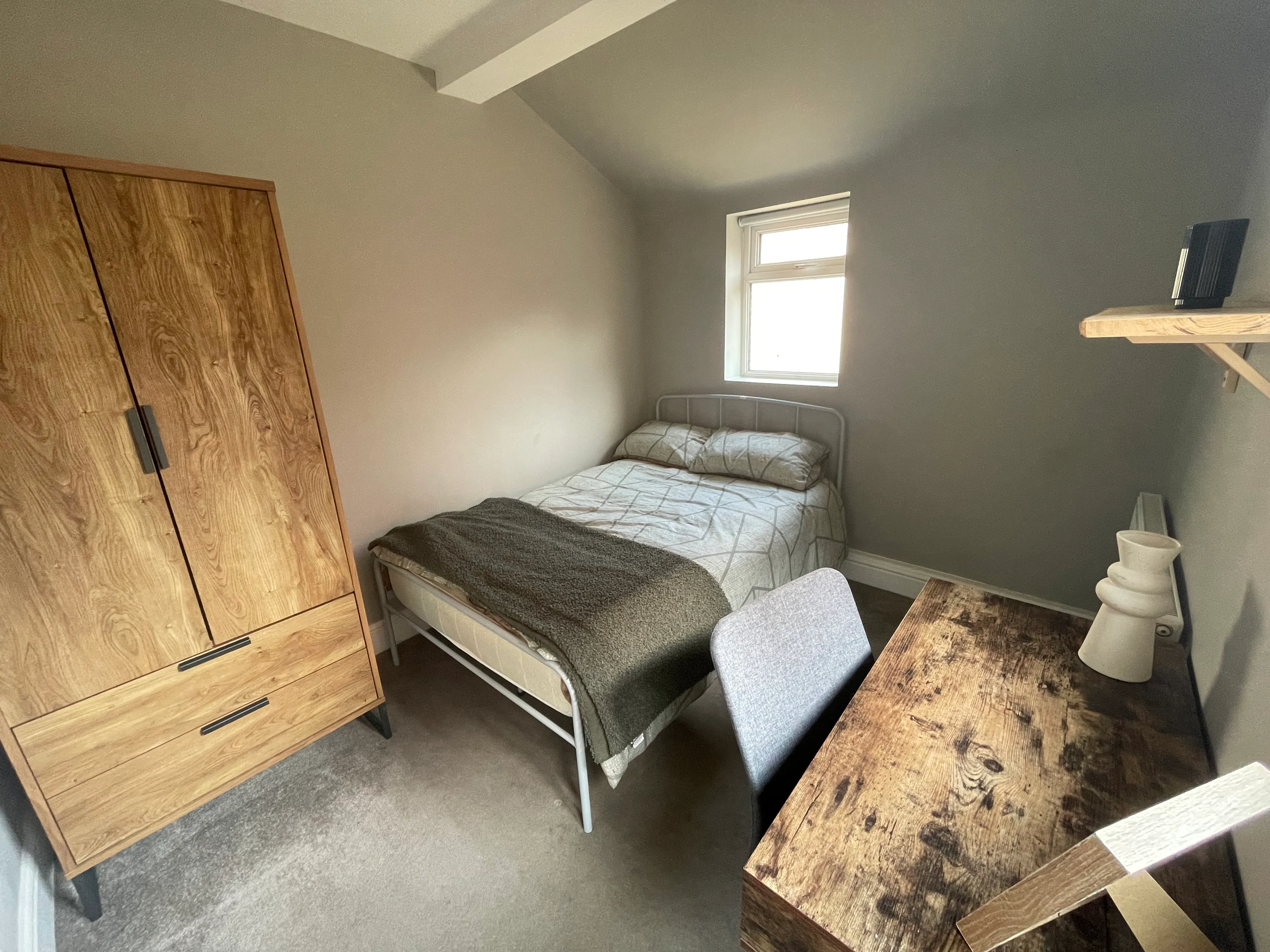 Portland Street - Spare-rooms - Bills Inclusive - Image 1
