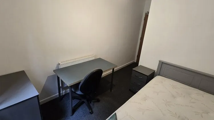 112 Lenton Boulevard // 7 Bed Student House NG7 2BZ - Thumbnail 18