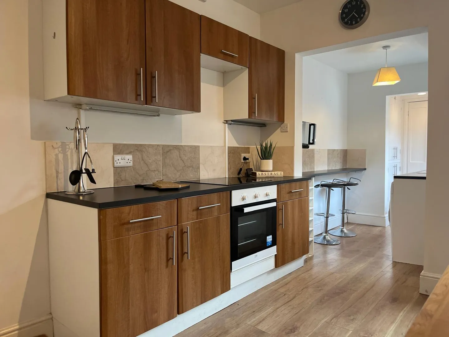 St Andrews St // Large 2 Bed // JULY 2026 - Image 1