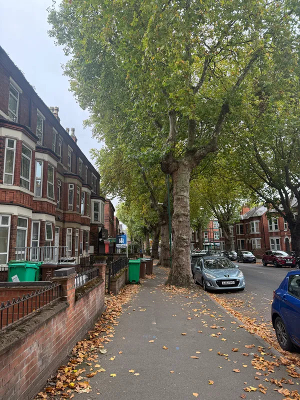 Lenton Boulevard: 5 Bedroom En-suite NG7 2ES - Image 2