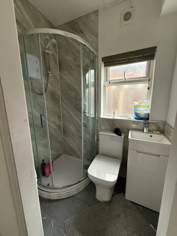 Lenton Boulevard: 5 Bedroom En-suite NG7 2ES - Image 6