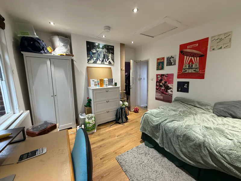 Lenton Boulevard: 5 Bedroom En-suite NG7 2ES - Image 13