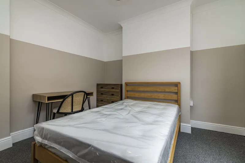 Florence St // Modern 4 Bed // JULY 2026 - Image 23