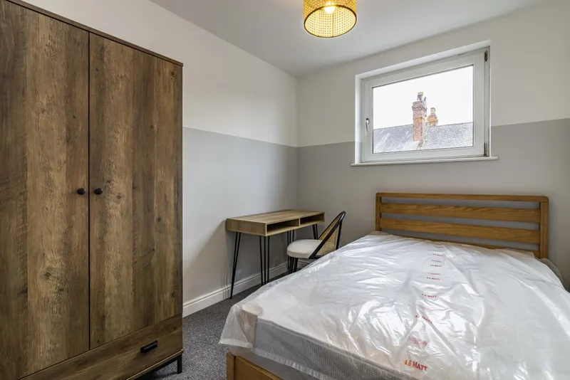 Florence St // Modern 4 Bed // JULY 2026 - Image 21