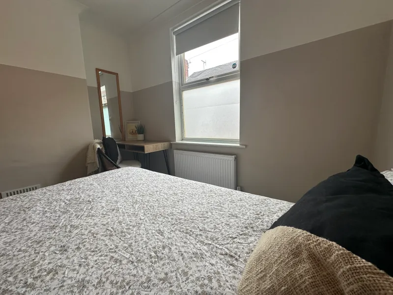 Florence St // Modern 4 Bed // JULY 2026 - Image 15