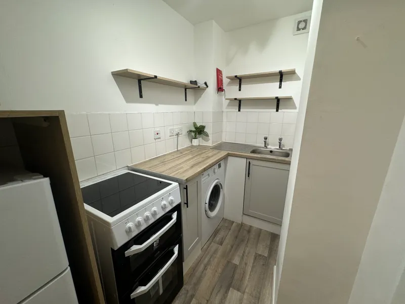 1 Bed Student Flat // Jun 2026 - Image 2